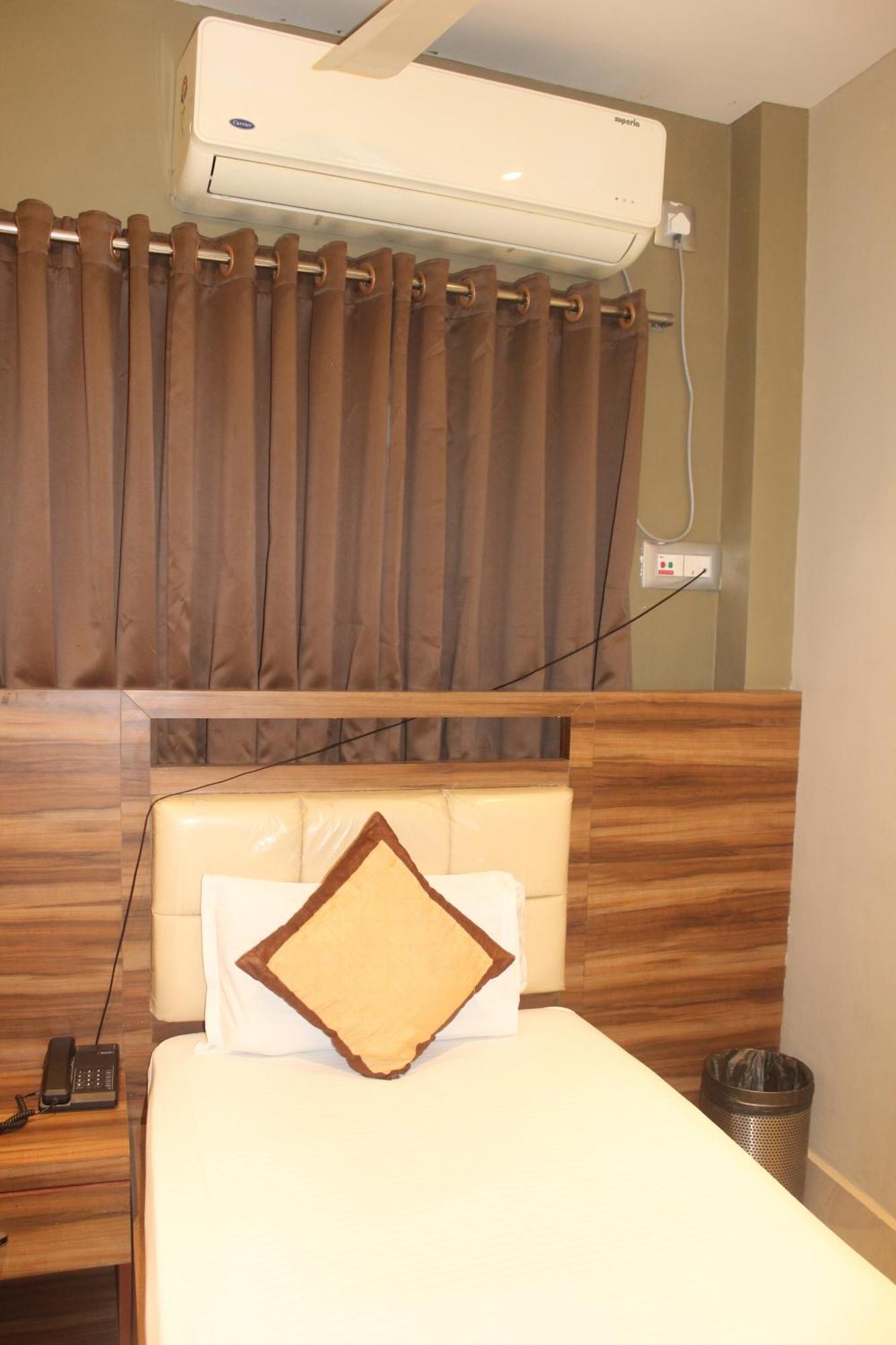 Hotel Oishi Plaza Mukutmanipur Exterior foto